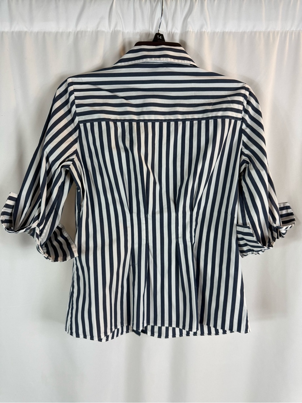 White House Black Market Navy & White Vertical-Stripe Button-Down size:6 - Picture 12 of 15